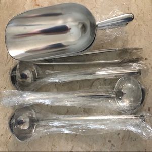 Large scoop and spoons serving ware